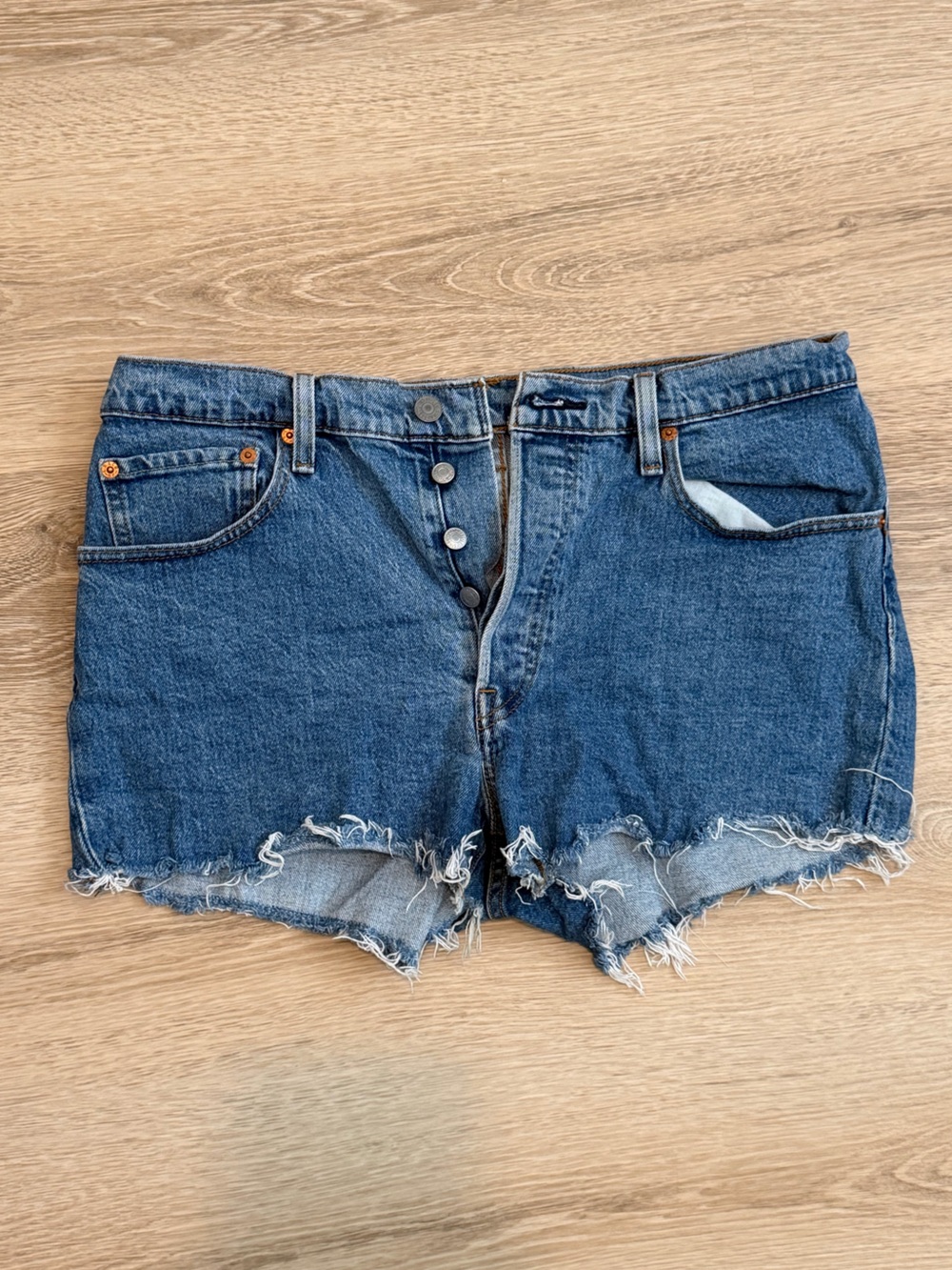 Levi’s Denim Shorts - Picture 2 of 3